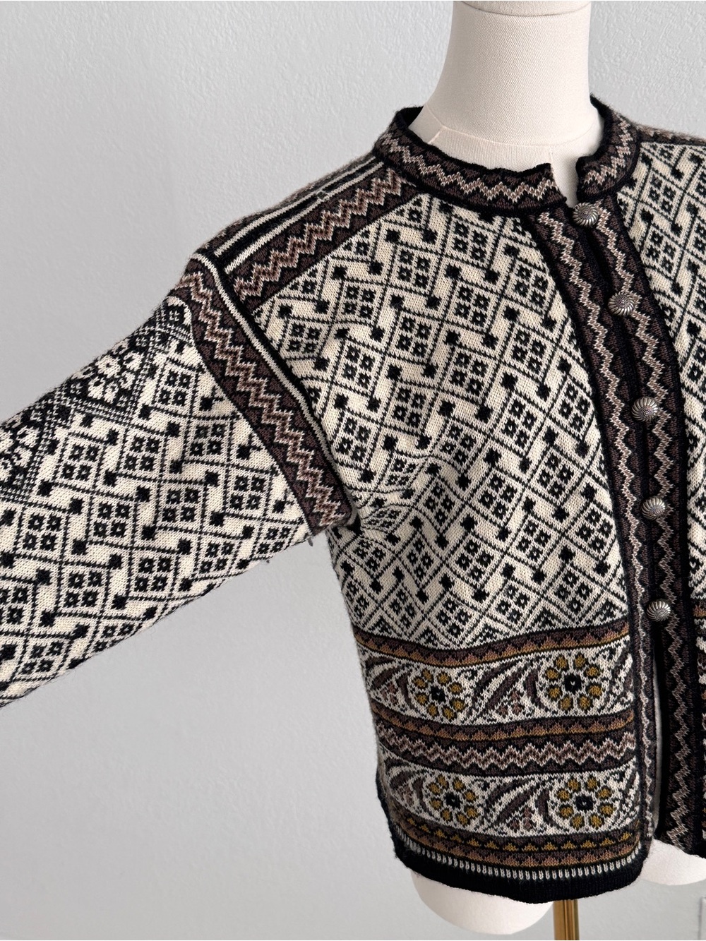 Vintage Dale of Norway Black, White & Brown Geometric Knit Cardigan size small - Picture 3 of 9
